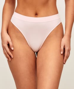 String taille haute c&ocirc;tel&eacute;;