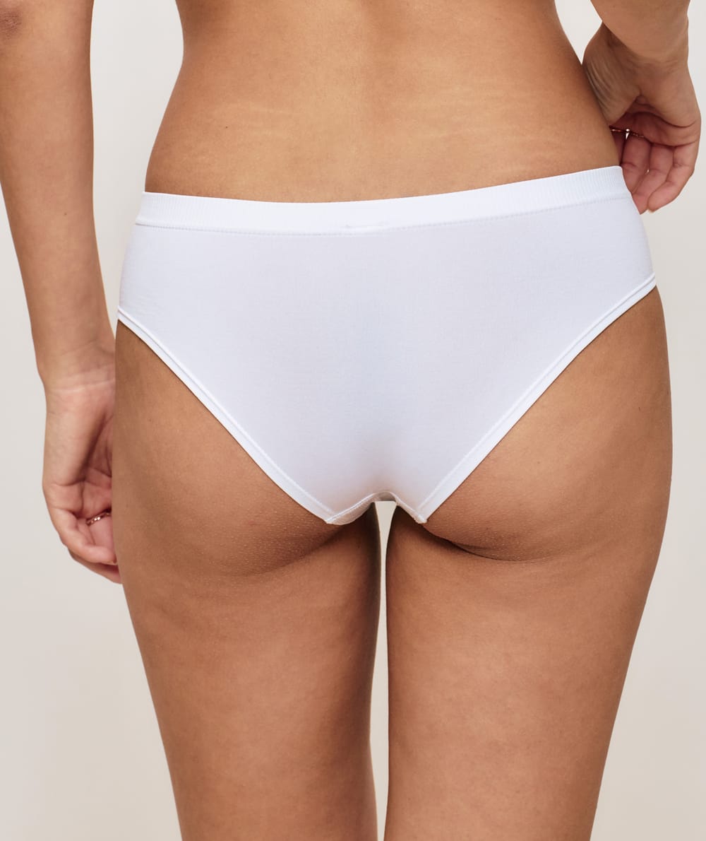 Plain seamless boy shorts;
