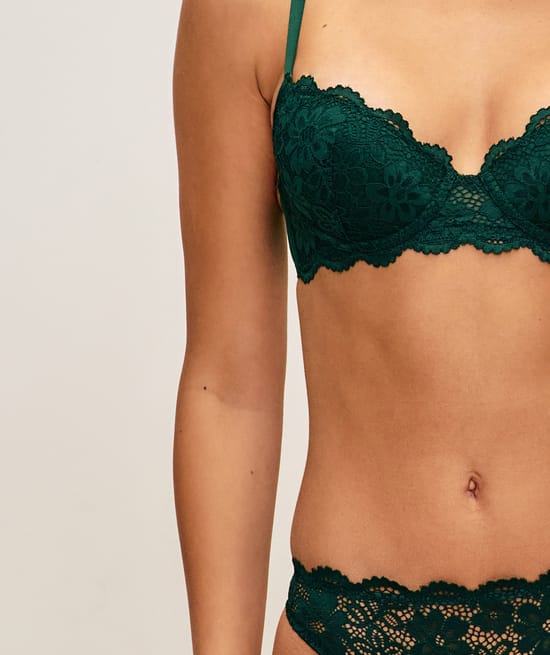 Lace floral molded bra;