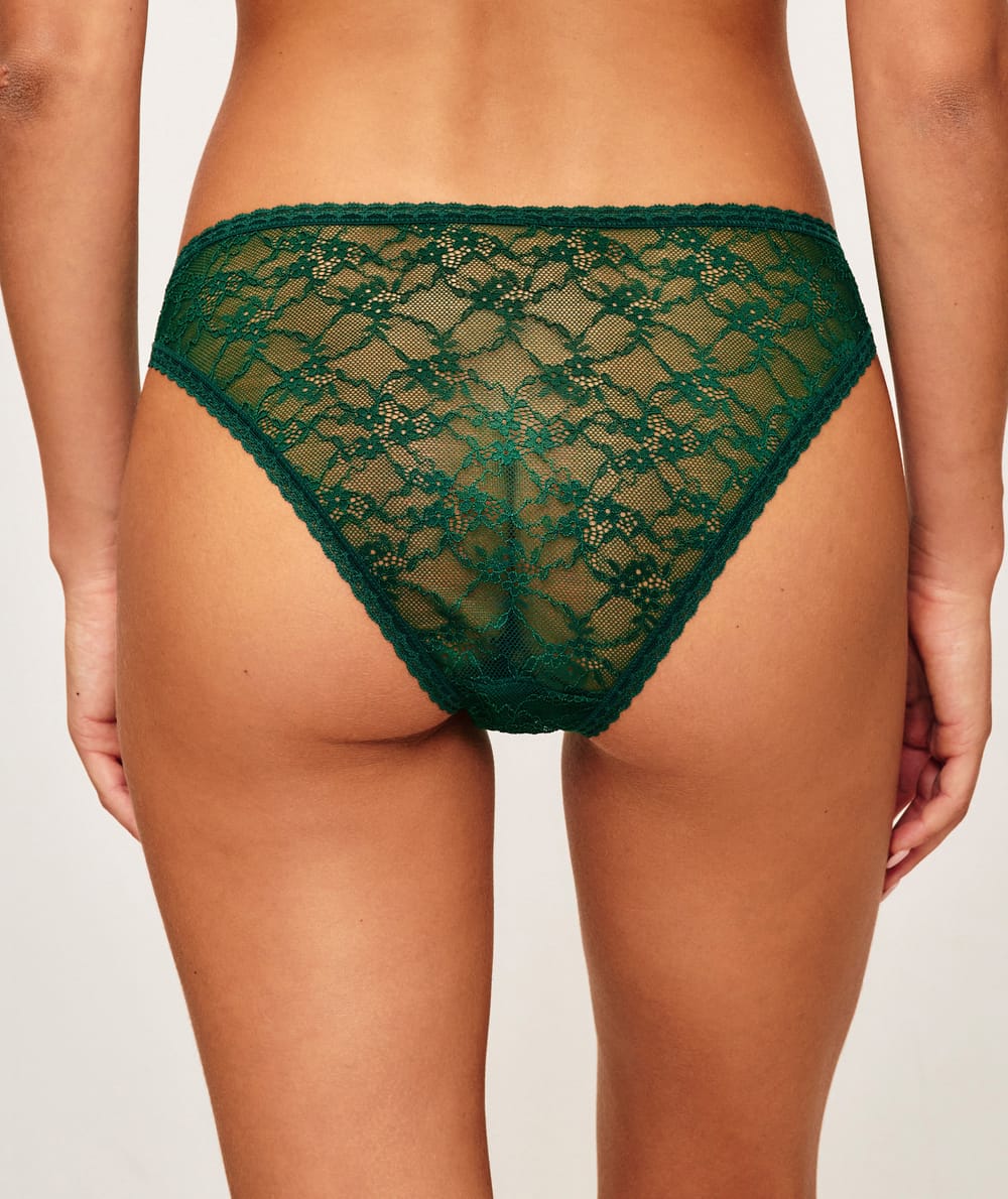  Lace panties;