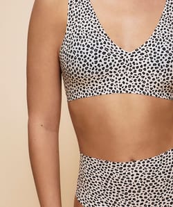 Seamless microfibre bralette with leopard print;