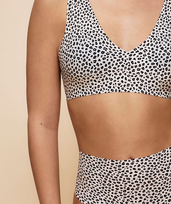 Seamless microfibre bralette with leopard print;