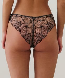 Tanga avec broderies;