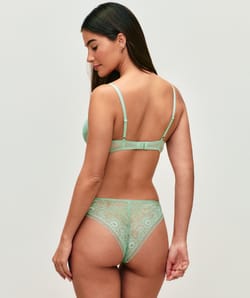 Lace knickers;