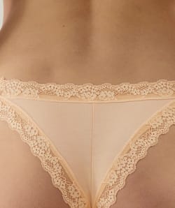 Cotton and lace thong;