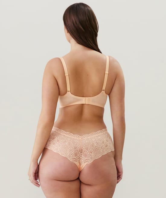 Lace balconette bra;