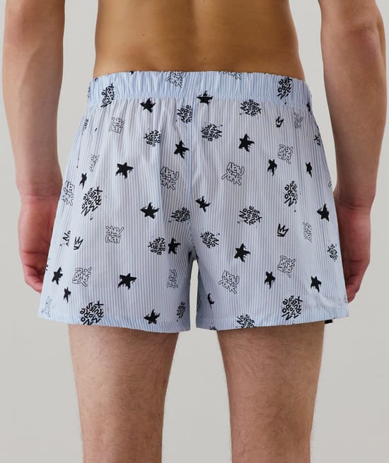Patterned boxer shorts;