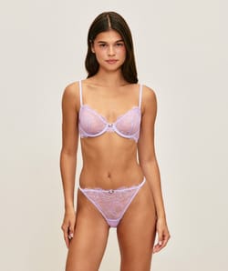 Bragas de encaje floral;