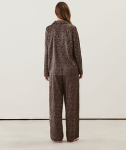Camisa de satén con estampado de leopardo;