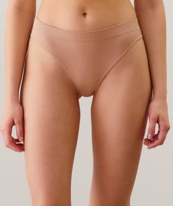 Seamless thong;