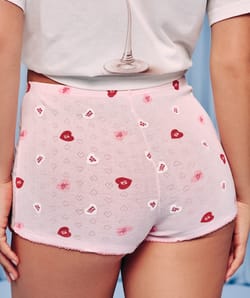 Short en pointelle motifs c&oelig;urs;