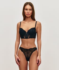 Tanga en dentelle;