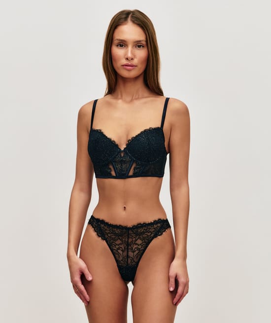 Tanga en dentelle;