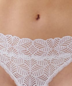 braguita tanga de encaje;