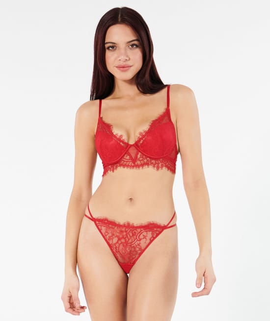 Tanga en dentelle;