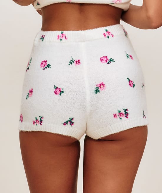Short en maille &agrave; fleurs;