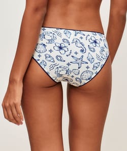 Pack of 3 cotton panties;