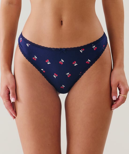 Tanga de algodón con estampado de cerezas;