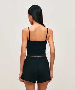 Short en molleton noir;