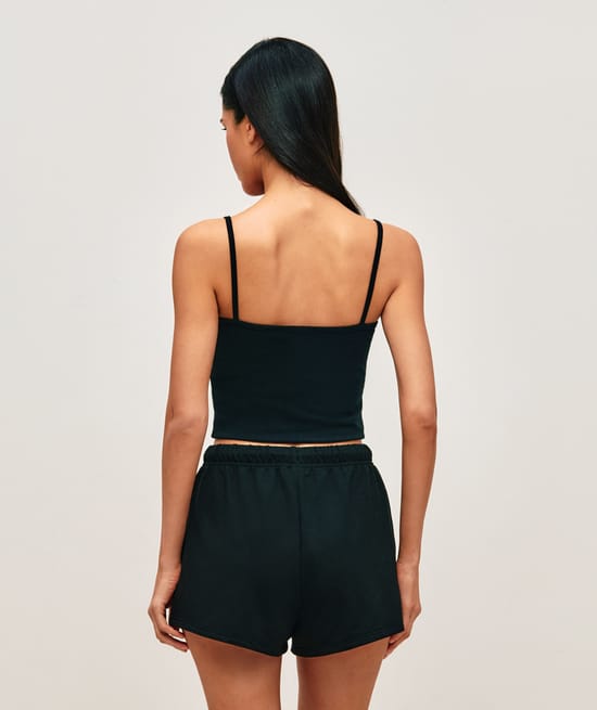 Short en molleton noir;