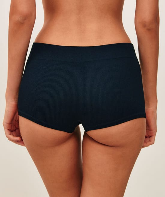 Shorty in seamless;