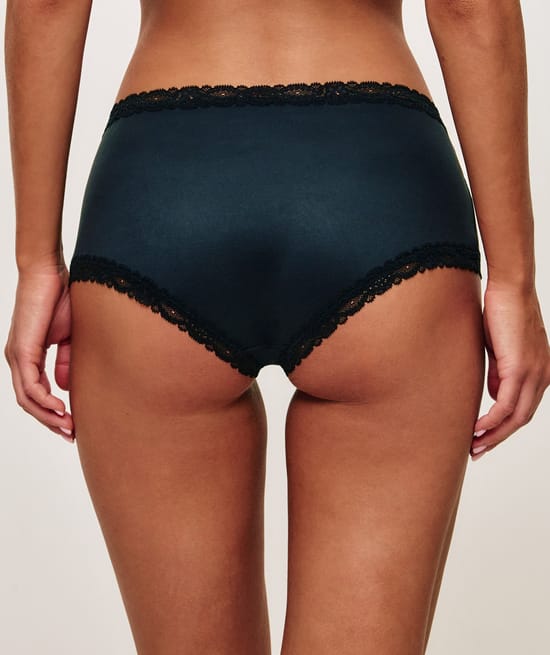 Microfibre and lace shorty;