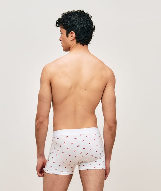 Cotton boxer shorts with chili patterns;