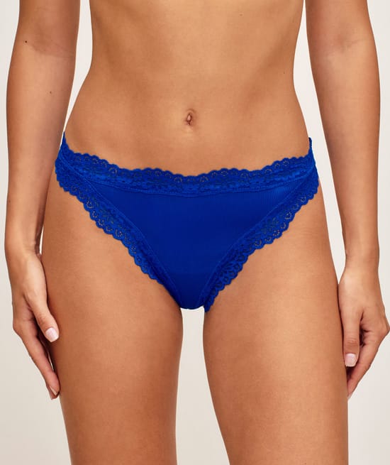String en coton et dentelle;