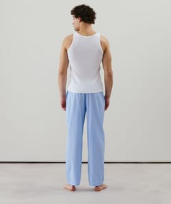 Pantalón de rayas;