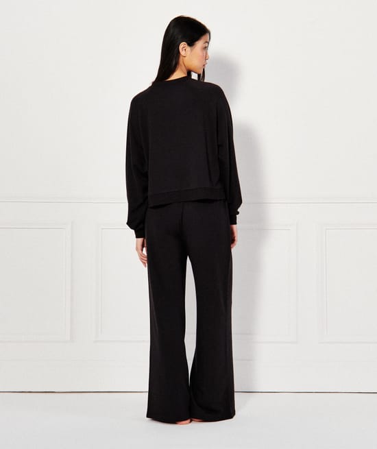 Straight-leg jogging bottoms;