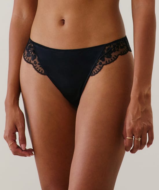 Tanga en microfibre avec broderies;