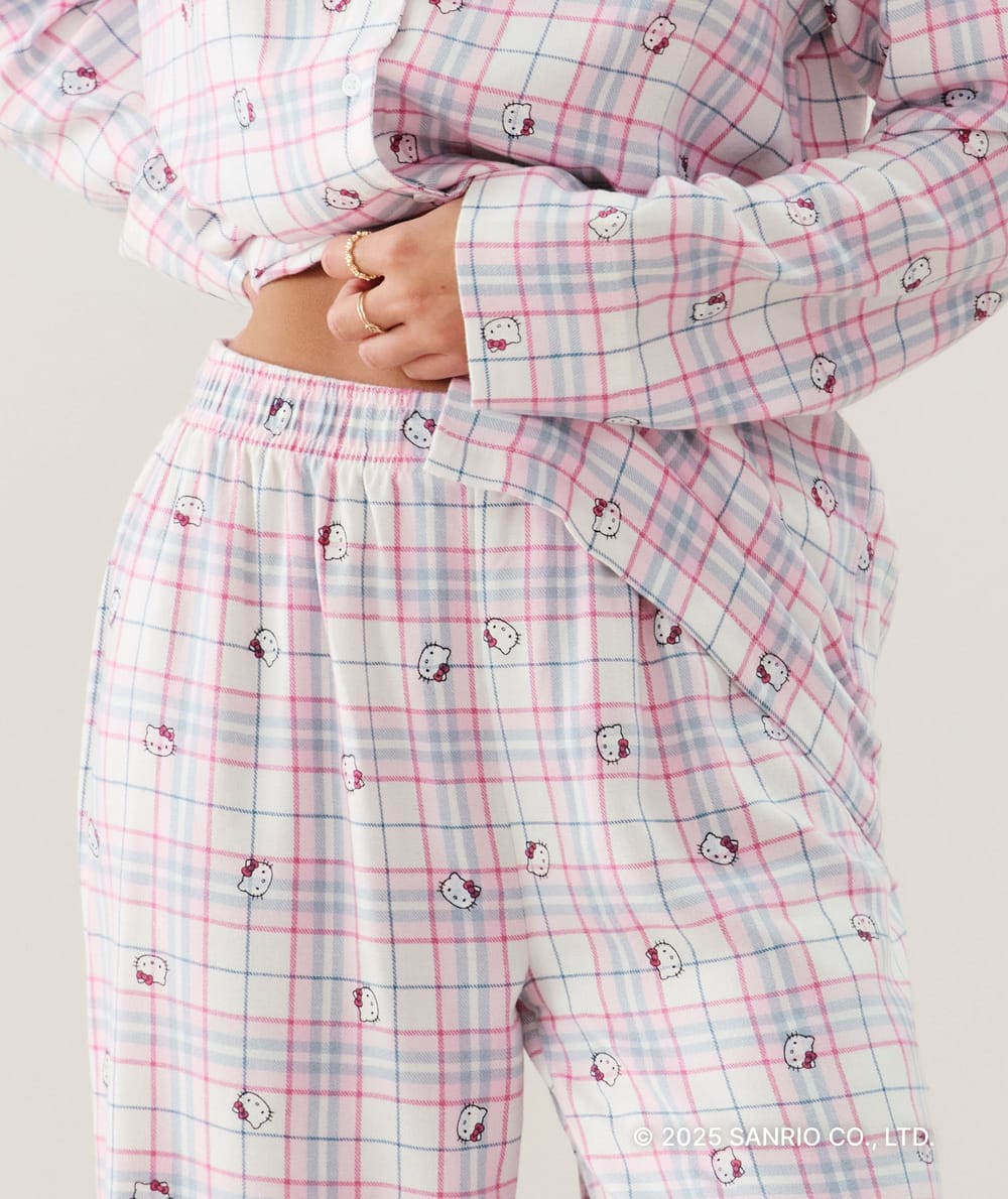 Hello Kitty flannel trousers;