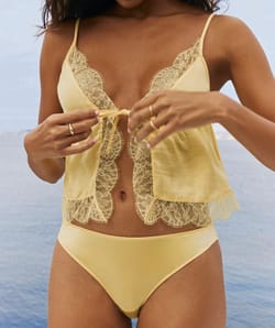 Tanga avec broderies;