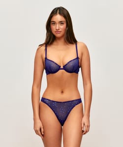 Soutien-gorge corbeille en tulle motifs fleurs &agrave; paillettes;