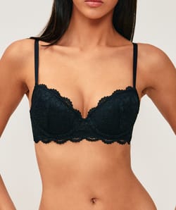 Soutien-gorge ampliforme en dentelle florale;