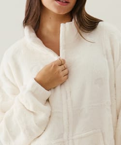 Veste polaire &agrave; motifs c&oelig;urs;