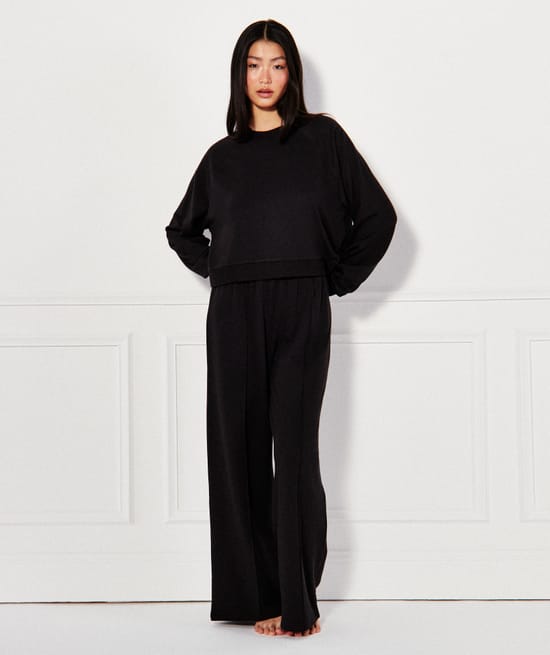 Straight-leg jogging bottoms;