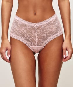 Lace shorty;