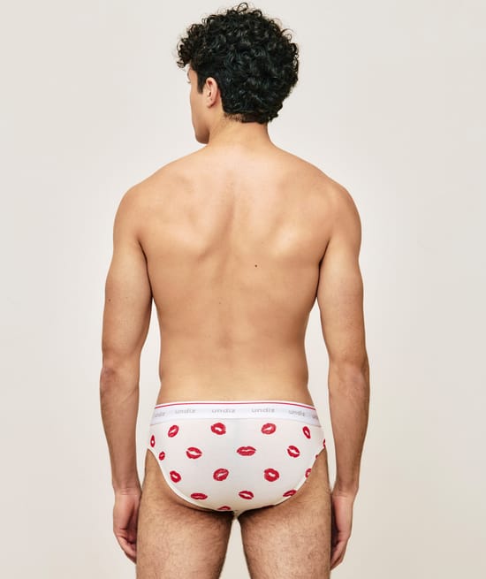 Cotton briefs with mouth pattern;