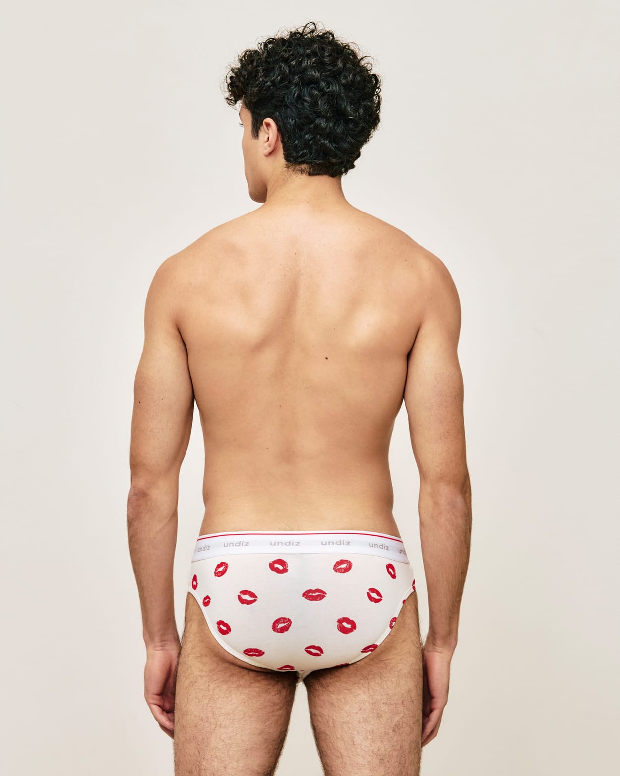 Cotton briefs with mouth pattern;