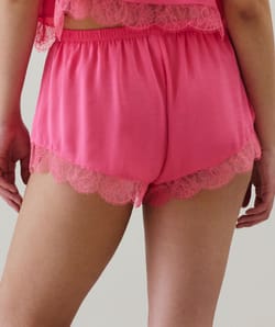 Satijnen short met kant;