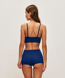 Seamless push-up bra;