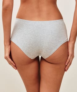 Set of 3 solid cotton shorts;