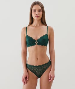 Tanga en dentelle;
