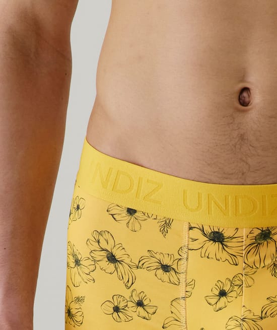 Patterned cotton boxer shorts;