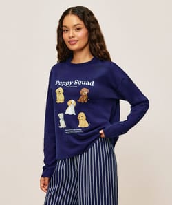 Ensemble t-shirt et pantalon motifs chiots;