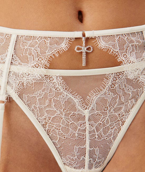 Porte-jarretelles en dentelle;