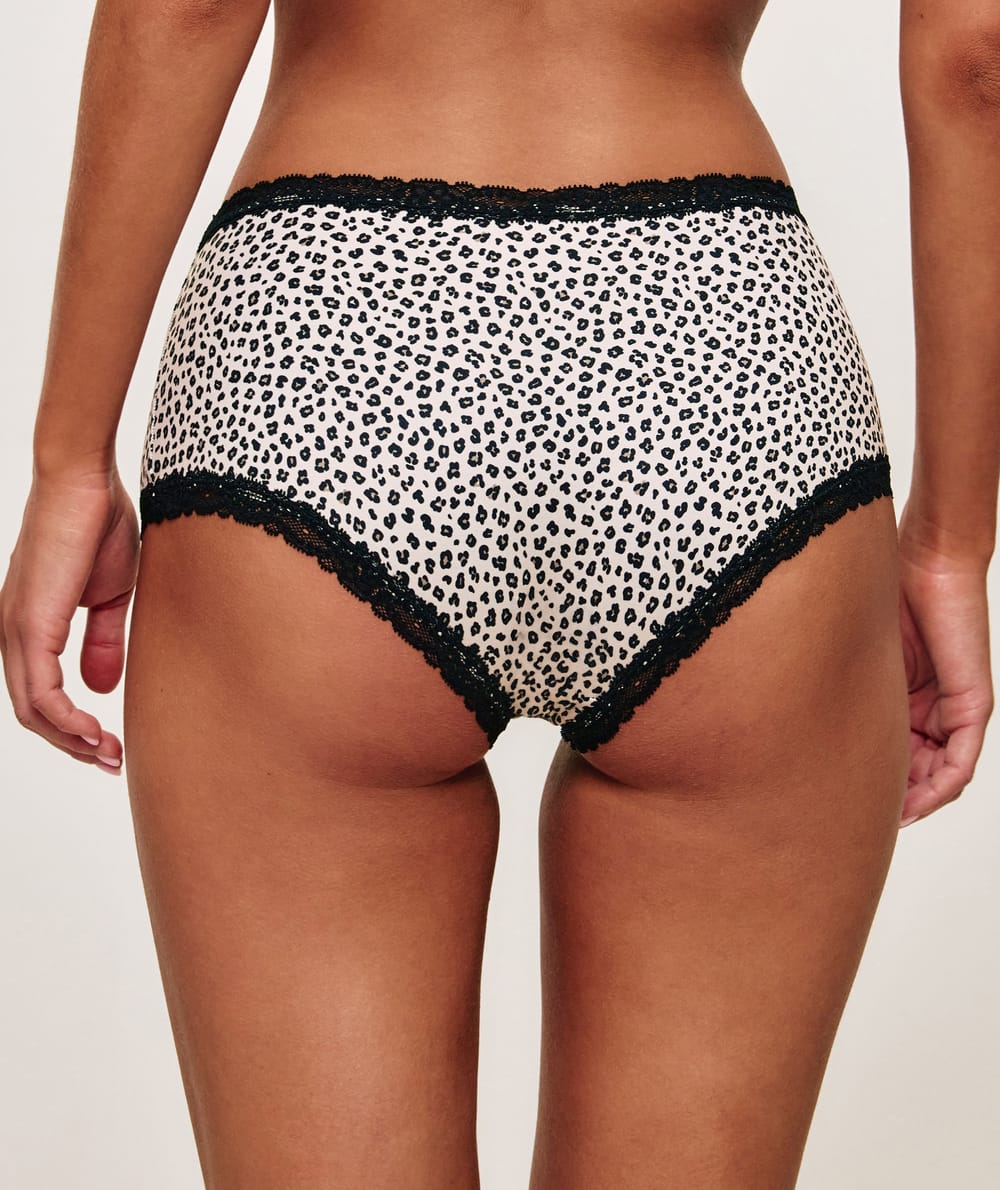Leopard print microfibre and lace shorty;