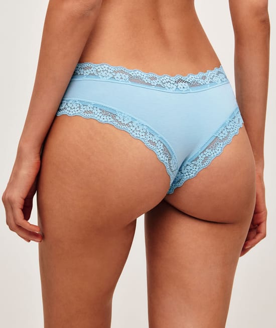 Cheeky in cotton and lace;