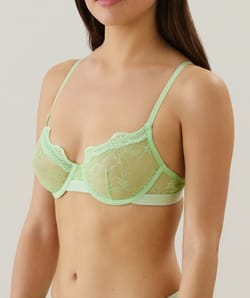 Soutien-gorge corbeille en dentelle;